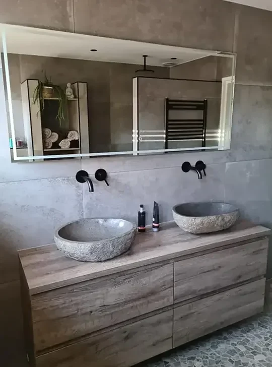 Gerealiseerde badkamer met tegels in Vriezenveen